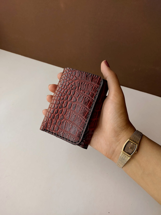 کیف پول جیبی چرم طبیعی گاوی کاملاً دستدوز